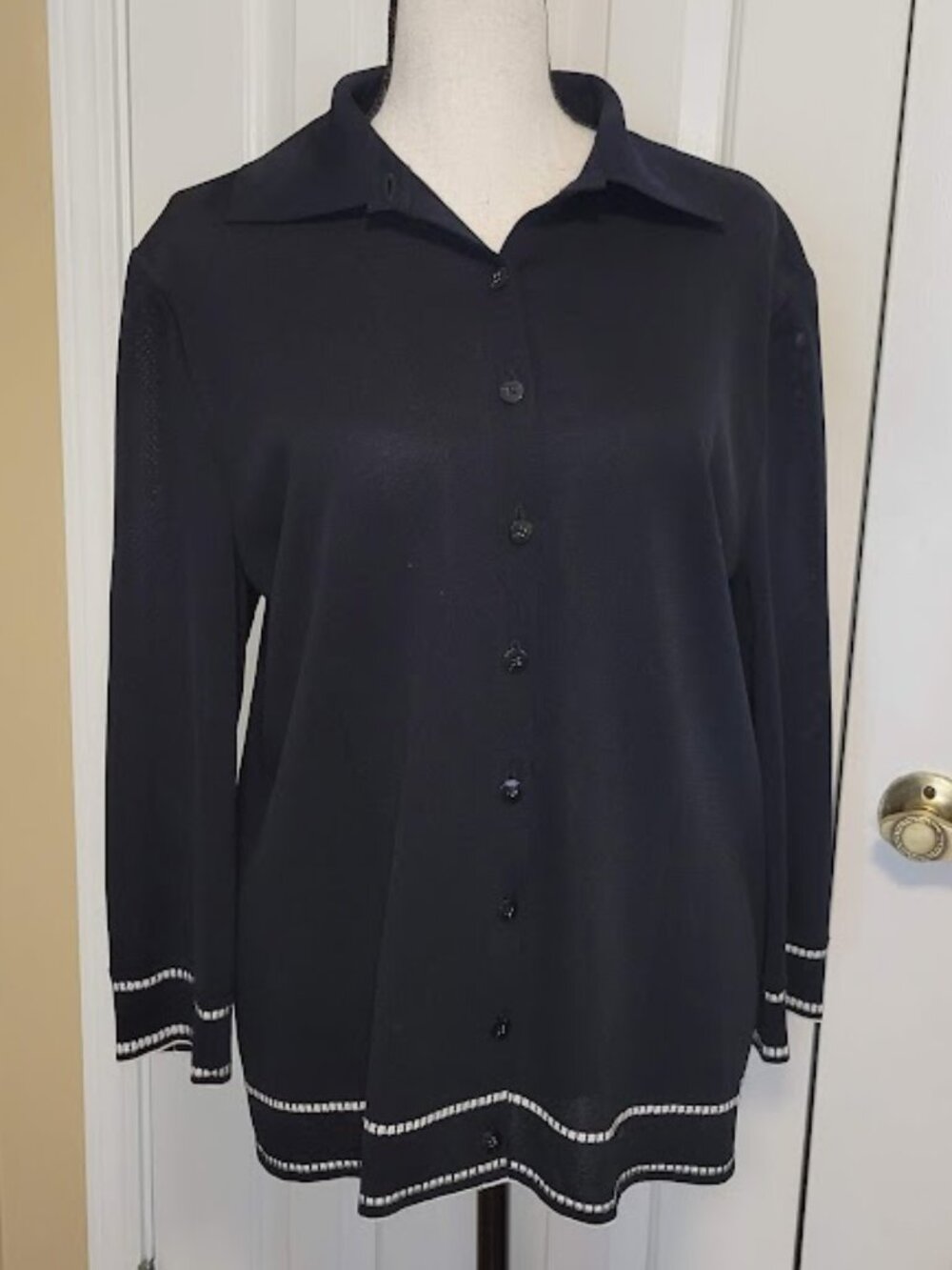 Plein Air Black Knit Button Front Top White Contrast Trim Size Large Korea